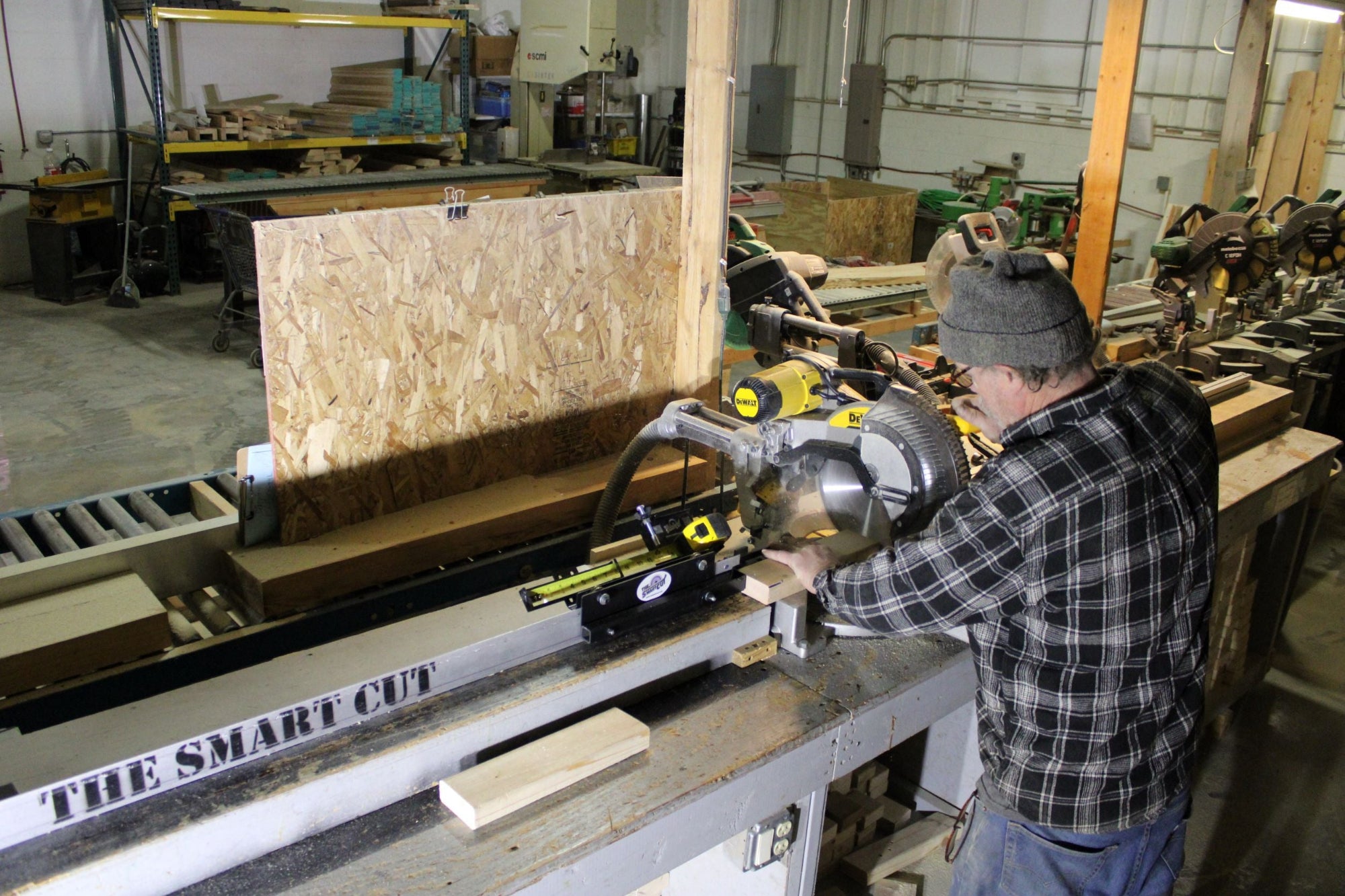 Miter saw sales stand with measuring